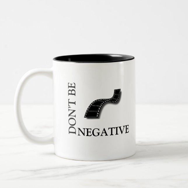 Sei nicht NEGATIV Zweifarbige Tasse (Links)