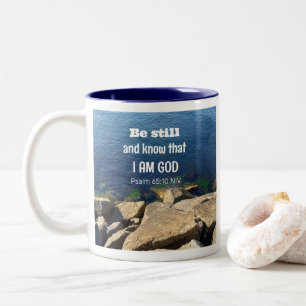 Sei still und wisse, ich bin Gott Ruhiges blaues O Zweifarbige Tasse