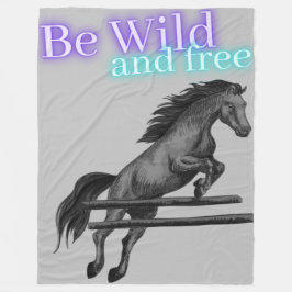 Sei wild und frei beim Springen Fleecedecke
