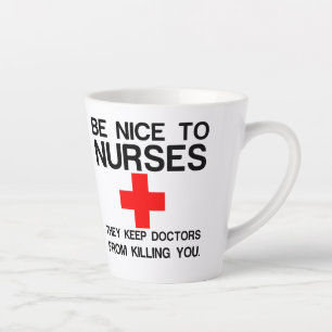 SEID NETT ZU KRANKENSCHWESTERN SIE BEHALTEN ÄRZTE MILCHTASSE