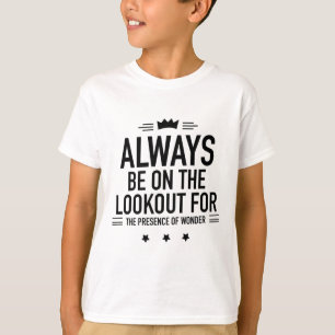 Seien Sie auf der Suche nach schwarz T-Shirt
