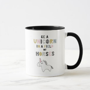 Seien Sie ein Einhorn auf einem Gebiet der Pferde Tasse