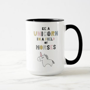 Seien Sie ein Einhorn auf einem Gebiet der Pferde Tasse