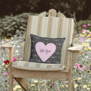 Seien Sie freundlich rosa Herz auf winzigen Rose u Kissen