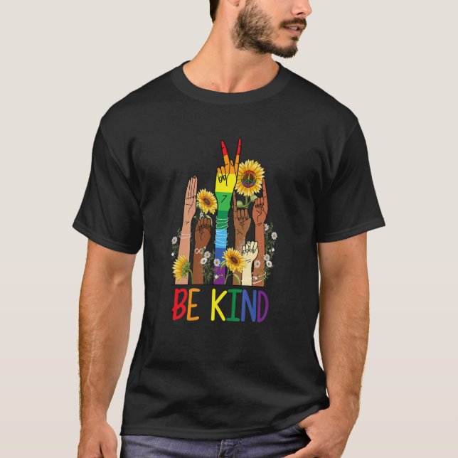 Seien Sie freundlich und sprechen Sie LGBTQ+ Gay L T-Shirt (Vorderseite)