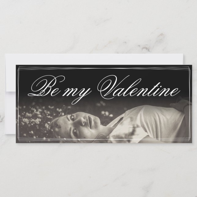 Seien Sie meine Valentinin - lügende junge Frau (Vorderseite)