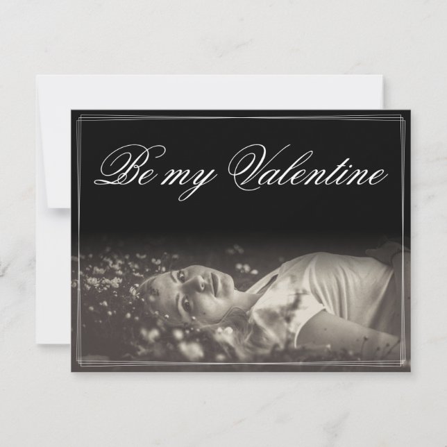 Seien Sie meine Valentinin - lügende junge Frau (Vorderseite)