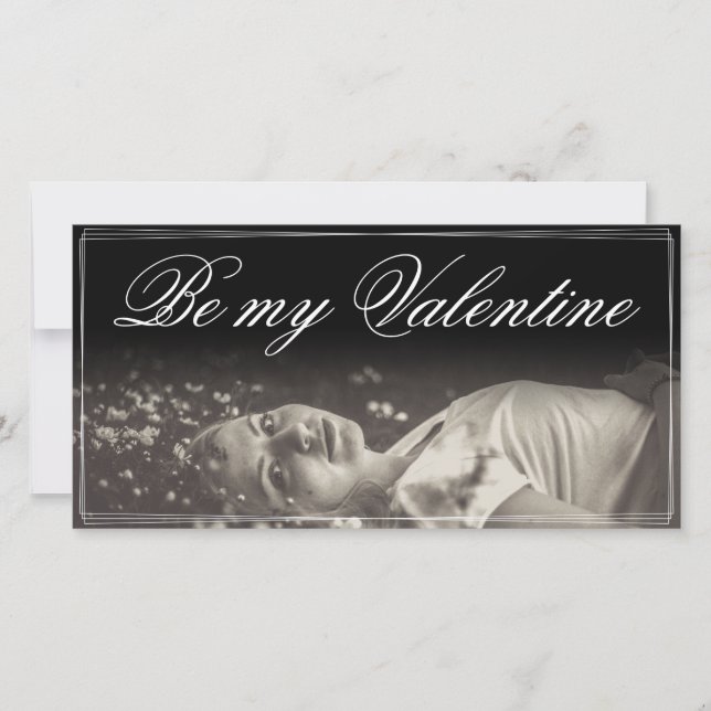 Seien Sie meine Valentinin - lügende junge Frau (Vorderseite)