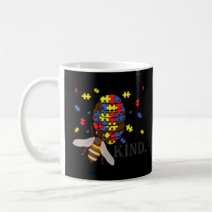 Seien Sie nette Autismus Bewusstsein Bee Puzzle Pi Kaffeetasse
