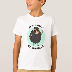 Seien Sie selbst Ewenique Funny Sheep Pub T-Shirt