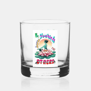 Seien Sie selbst Inspiriert die anderen Whiskyglas