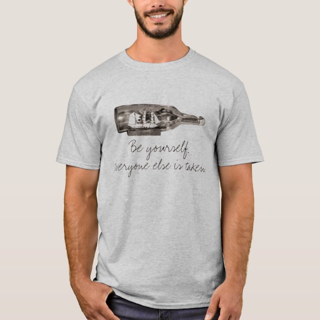 Seien Sie sich Schiff im T-Shirt (Vorderseite)
