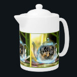 Seien Sie still und wissen Sie, dass ich Gott-Teek<br><div class="desc">Dieses schöne Porzellanteapot hat ein Kristallteapot-Design. Dieses Teekessel-Design hat einen der beruhigendsten Schrift-Text Psalm 46:10. Stehen Sie still und wissen Sie,  dass ich Gott bin. In diesem Teekessel geht es um Segnungen und Glauben.</div>