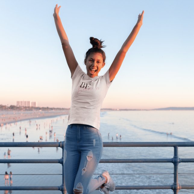 Seien Sie tapfer Motivierend T-Shirt (Von Creator hochgeladen)