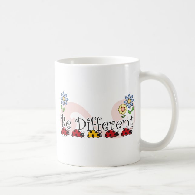 Seien Sie verschiedene Marienkäfer mit der Tasse (Rechts)