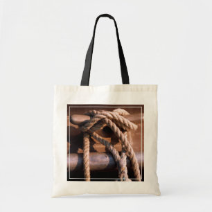Seil gebunden an einer Boots-Krawatte Tragetasche