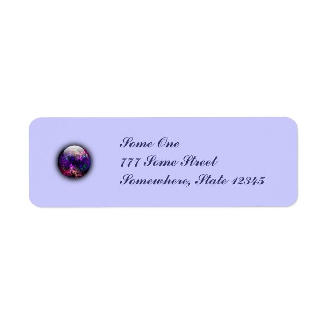 Seine hellen Materialien adressieren Labels (Vorne)