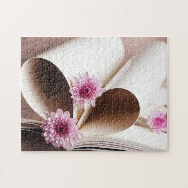 Seiten eines Buches, das in ein Herz gemacht wird, Puzzle (Horizontal)