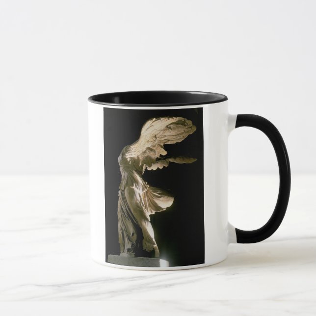 Seitenansicht des Sieges von Samothrace (Parian Tasse (Rechts)