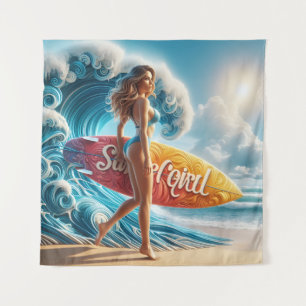 Selbstbewusstes Surfer-Girl, das durch die Strandw Wandteppich