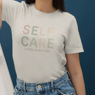 Selbstfürsorge, gemütliche Typografie, warme Ästhe T-Shirt
