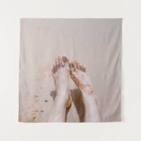 Selektive Fokusfotografie von Füßen mit Tätowierun