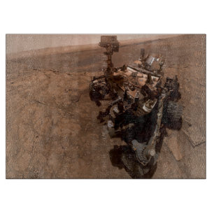 Selfie von Mars Curiosity - rote Marslandschaft Schneidebrett