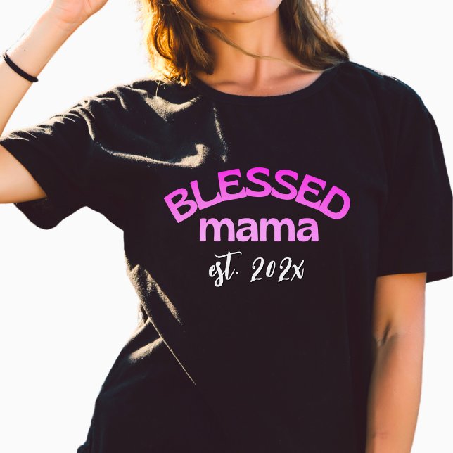 Selig Mama etabliert Jahr rosa T-Shirt (Von Creator hochgeladen)