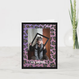 Seltsam aussehend nach dem gleichen Alter wie die Karte