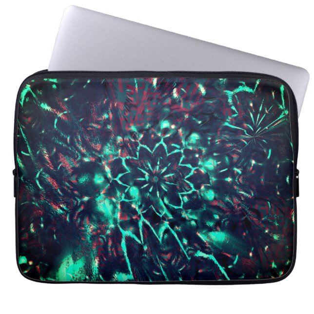 Seltsame Blume verloren im Trümmerwald Laptopschutzhülle (Vorderseite)