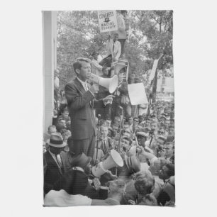 Sen. Robert Kennedy Campaigning für US-Präsident Geschirrtuch
