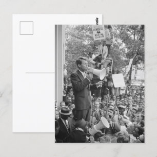 Senator Robert Kennedy bei seinem Wahlkampf um die Postkarte