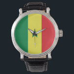 Senegal-Flagge Armbanduhr<br><div class="desc">Die senegalesische Flagge ist ein vertikales Triband mit einem Emblem in der Mitte. Die verwendeten Farben in der Flagge sind rot,  grün,  gelb. Der Anteil der senegalesischen Flagge beträgt 2:3. Die Flagge Senegals wurde 1960 adoptiert.</div>