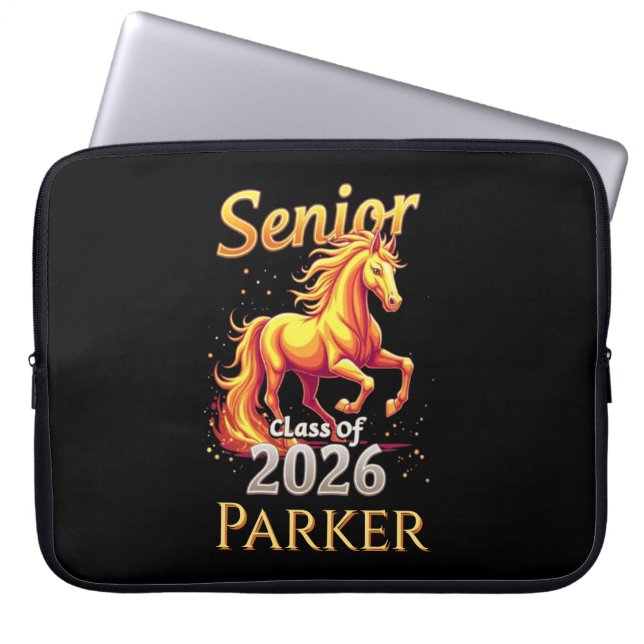 Senior 2026 Fire Horse Chinese Zodiac Personalized Laptopschutzhülle (Vorderseite)