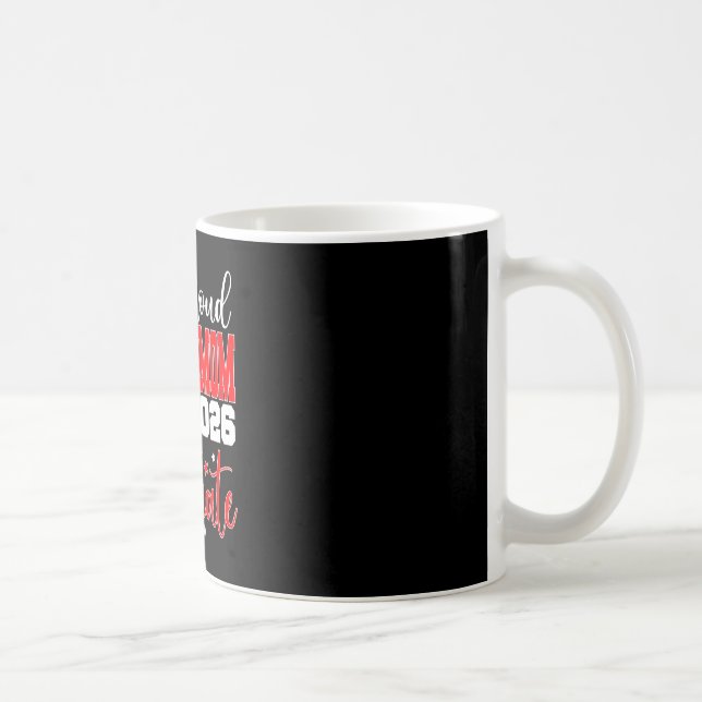 Senior 2026 Stolze Pflege-Mutter eines Abgänger vo Kaffeetasse (Rechts)