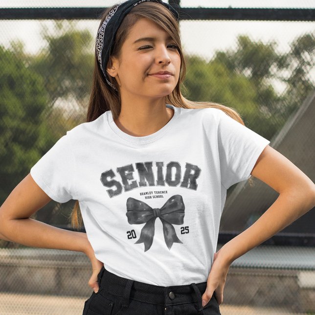 Senior Class of 2025 Bow Abschluss Year T-Shirt (Von Creator hochgeladen)