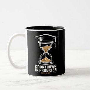 Senior Class of 2025 Countdown to Abschluss Gift Zweifarbige Tasse