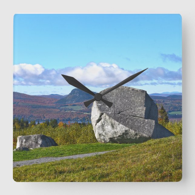 Sentinel Rock Staat Park, Westmore, Vermont Quadratische Wanduhr (Vorderseite)