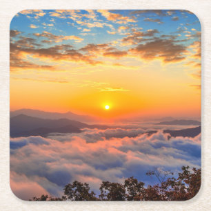 Seoraksan-Berge, von Nebel bei Sonnenaufgang bedec Rechteckiger Pappuntersetzer