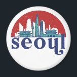 Seoul Korea Retro Sun City Skyline City Art Magnet<br><div class="desc">Vintages und retro City Design mit wunderschöner Skyline, touristischer Attraktion und Stadtbild. Cooler Wolkenkratzer und Gebäude Silhouette Illustrationen für Touristen und Reisende. Ideal als Souvenir, um Zuhause zu bringen, wenn Sie durch die Welt reisen. Rett die Erinnerung an deine Reise und Ferien mit Familie und Freunden. Die Hintergrundfarbe kann auf...</div>
