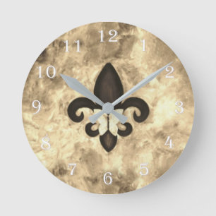 Sepia Butterfleur   Tan Butterfly on Fleur de Lis Runde Wanduhr