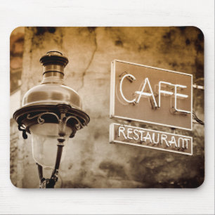 Sepia café sign, Paris, Frankreich Mousepad