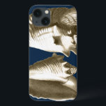 Sepia Conch Seashells Case-Mate iPhone Hülle<br><div class="desc">Von diesen Muscheln des Conch hört man das Meer laut und deutlich! Wenn Sie gestresst sind,  stellen Sie sich am warmen Sandstrand vor. Diese Muschel von Conch ist ein großartiges Kunstwerk mit mariniertem Hintergrund,  das das Bild deutlich schärfer macht.</div>