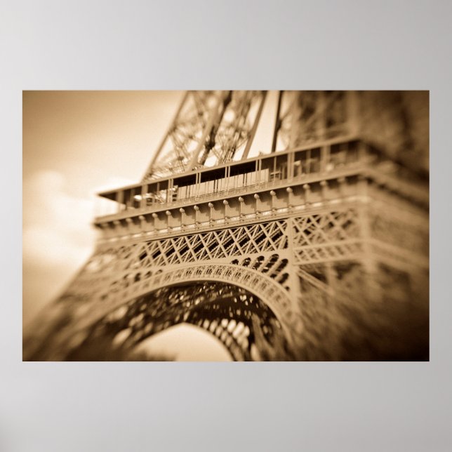Sepia Eiffel Tower, Paris, Frankreich Poster (Vorne)