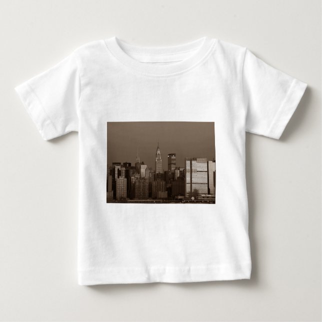 Sepia New York City Skyline Baby T-shirt (Vorderseite)