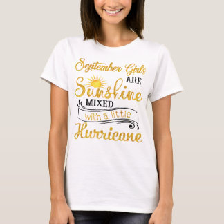 September Mädchen sind Sonnenschein mit ein wenig T-Shirt