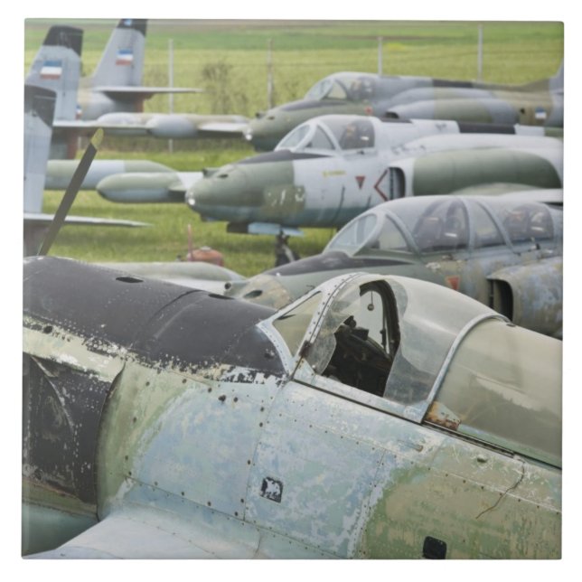 SERBIEN, Belgrad. Jugoslawisches Luftfahrtmuseum Fliese (Vorderseite)