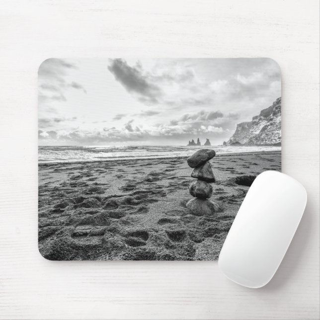 Serene Beach Cairn Mousepad (Mit Mouse)