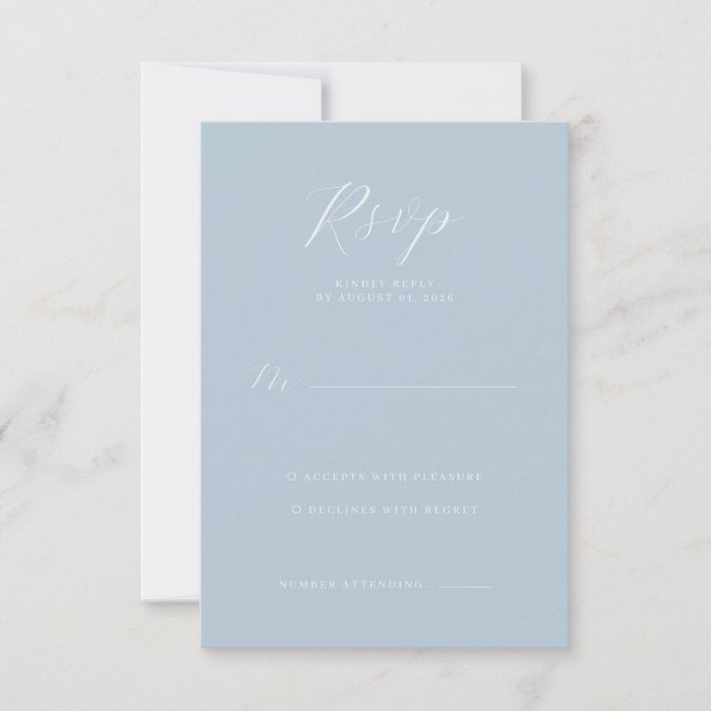 Serene Blue Typografische RSVP Karte (Vorderseite)