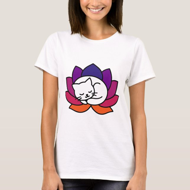 Serene Cat Lotus Illustration T-Shirt (Vorderseite)